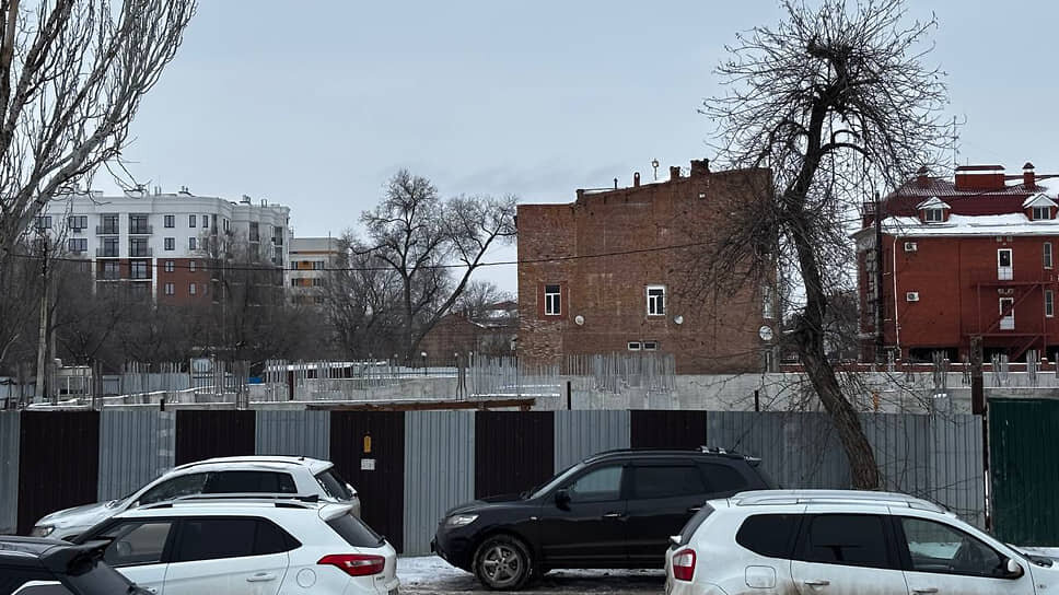 Восьмиэтажный дом строят в охранной зоне пяти памятников архитектуры.📷Фото: Нина Шевченко