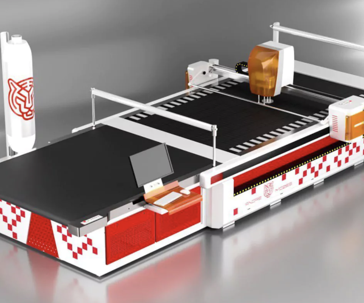 Автоматизированный раскройный комплекс ANDRE MOZES ART2025