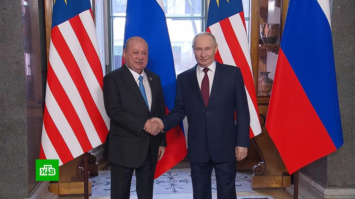    Путин встретил в Эрмитаже верховного правителя Малайзии