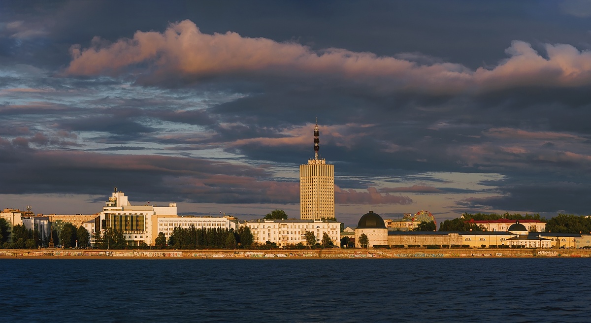 Архангельск - город на Северной Двине.