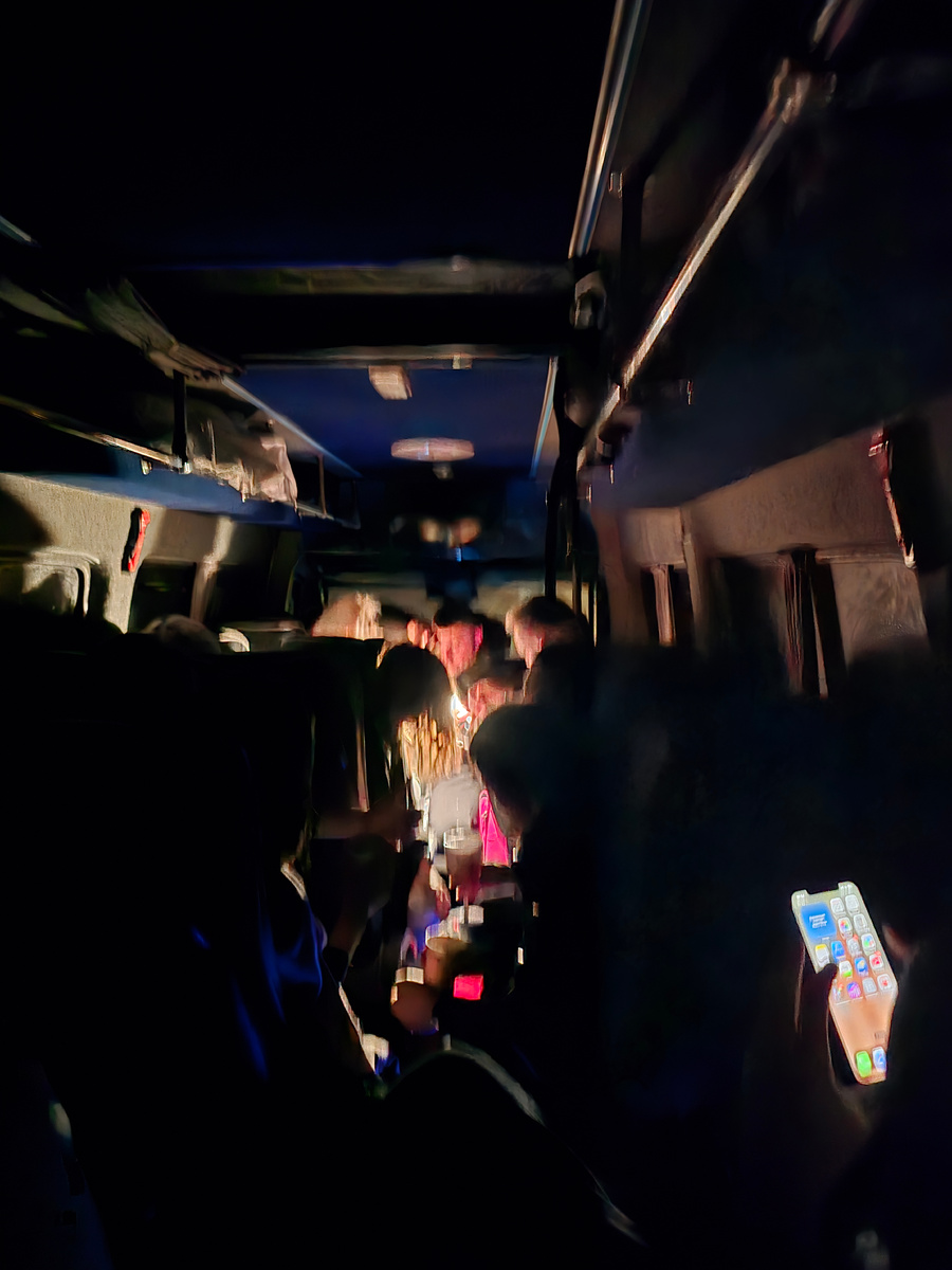 Обстановка в микроавтобусе из Севастополя . Душевно было😁