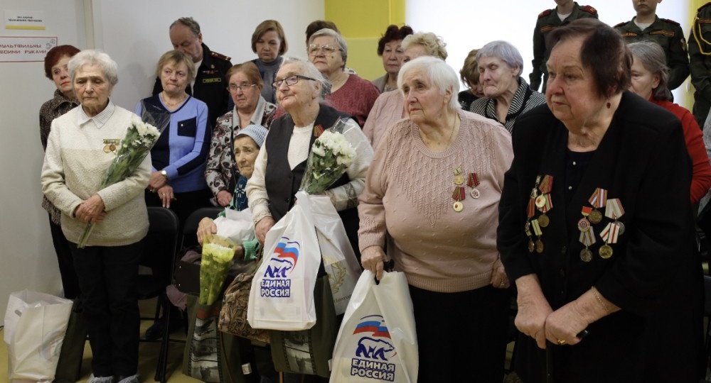 Жителей блокадного Ленинграда поздравили в Нижнем Новгороде