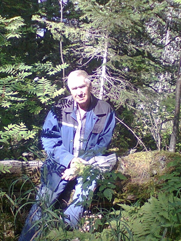 Отец в родной лесной стихии