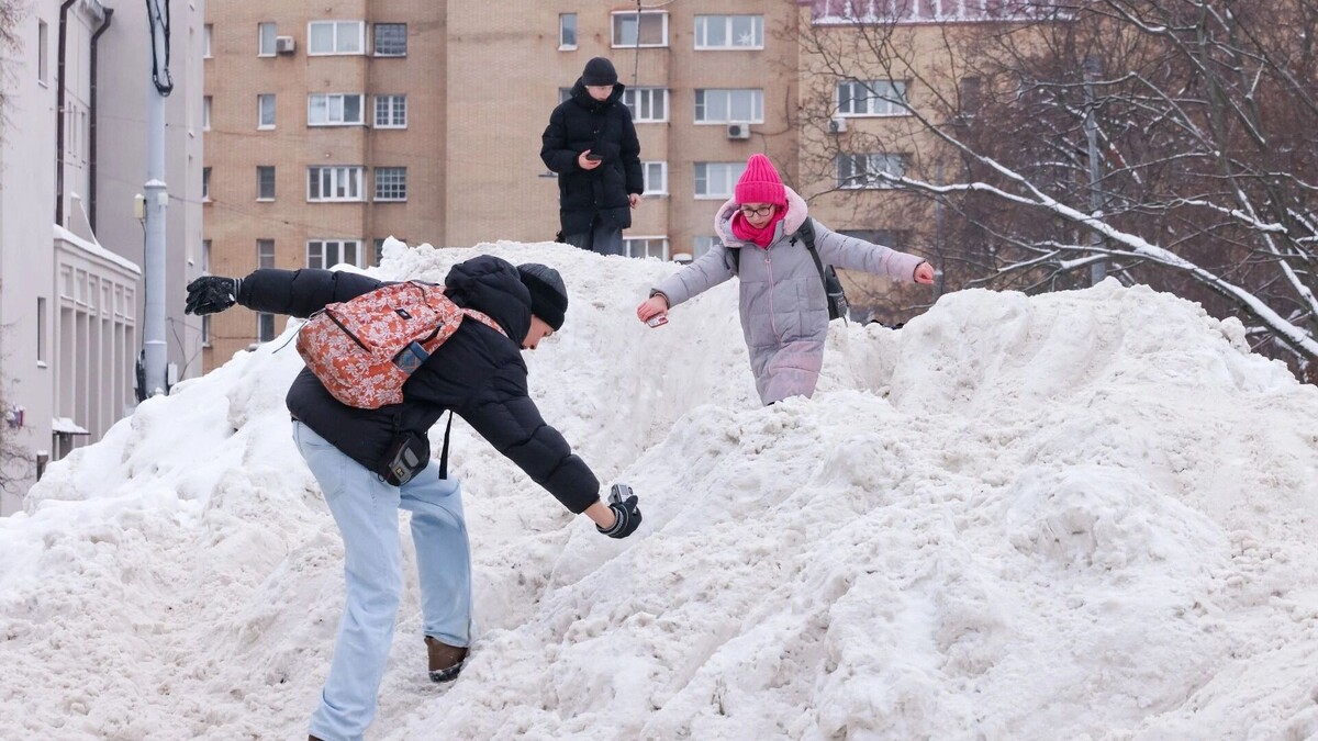 Мощный снегопад и возвращение стужи: какой будет погода на этой неделе. Фото: Сергей Карпухин / ТАСС
