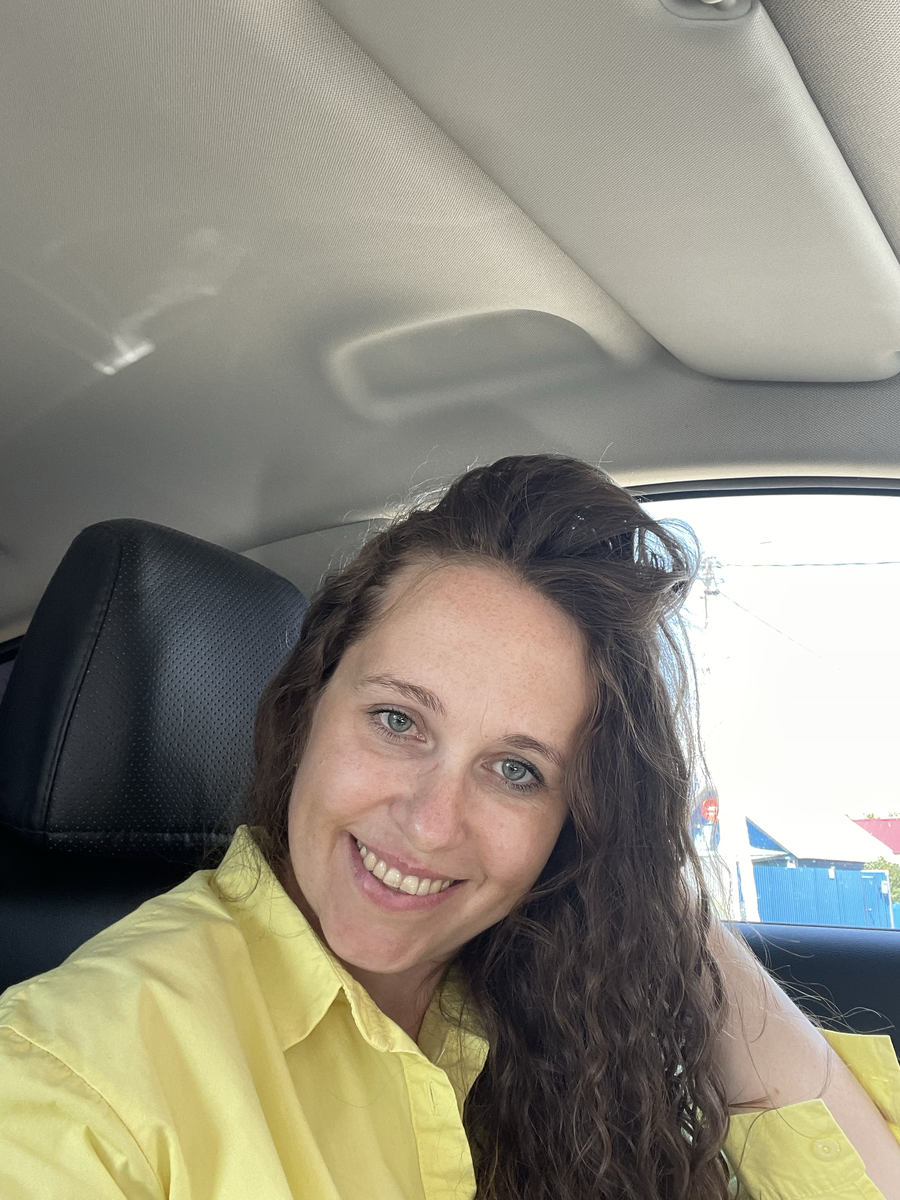 студенческих фотографий не найти. Зато я в свои 40 счастлива, в профессии точно!