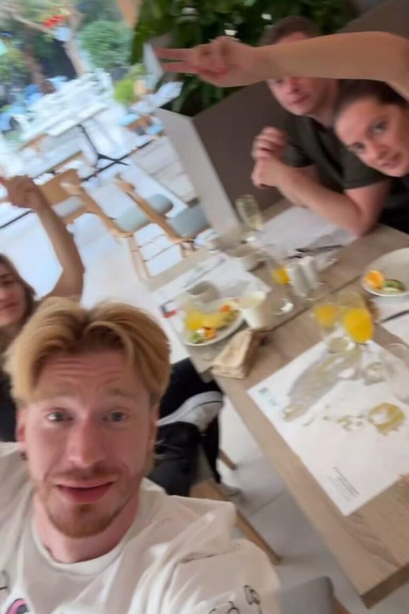    Никита Пресняков с друзьями Соцсети