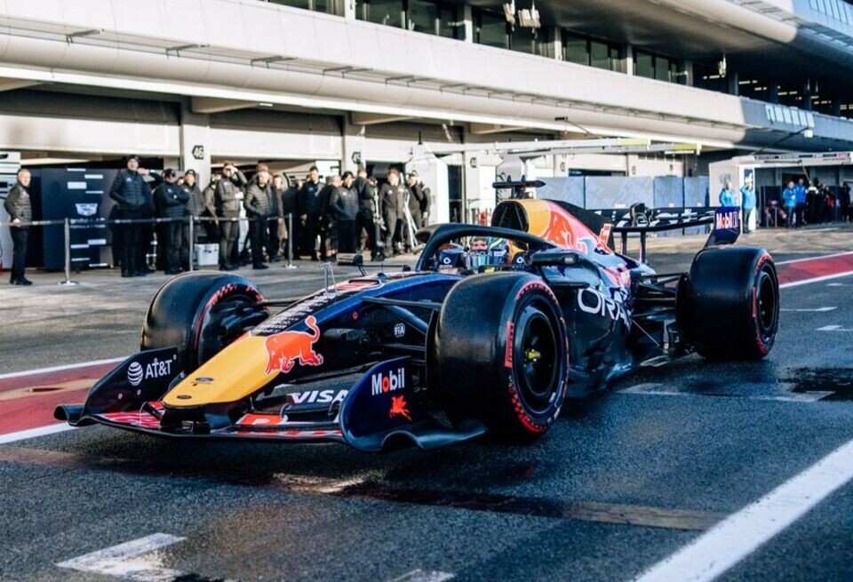    Red Bull Racing лидирует по итогам первого дня зимних тестов Ф1 2026 годаFormula 1