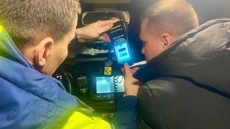 «Пойдемте, в трубочку дунете»: незаконная просьба инспектора ДПС