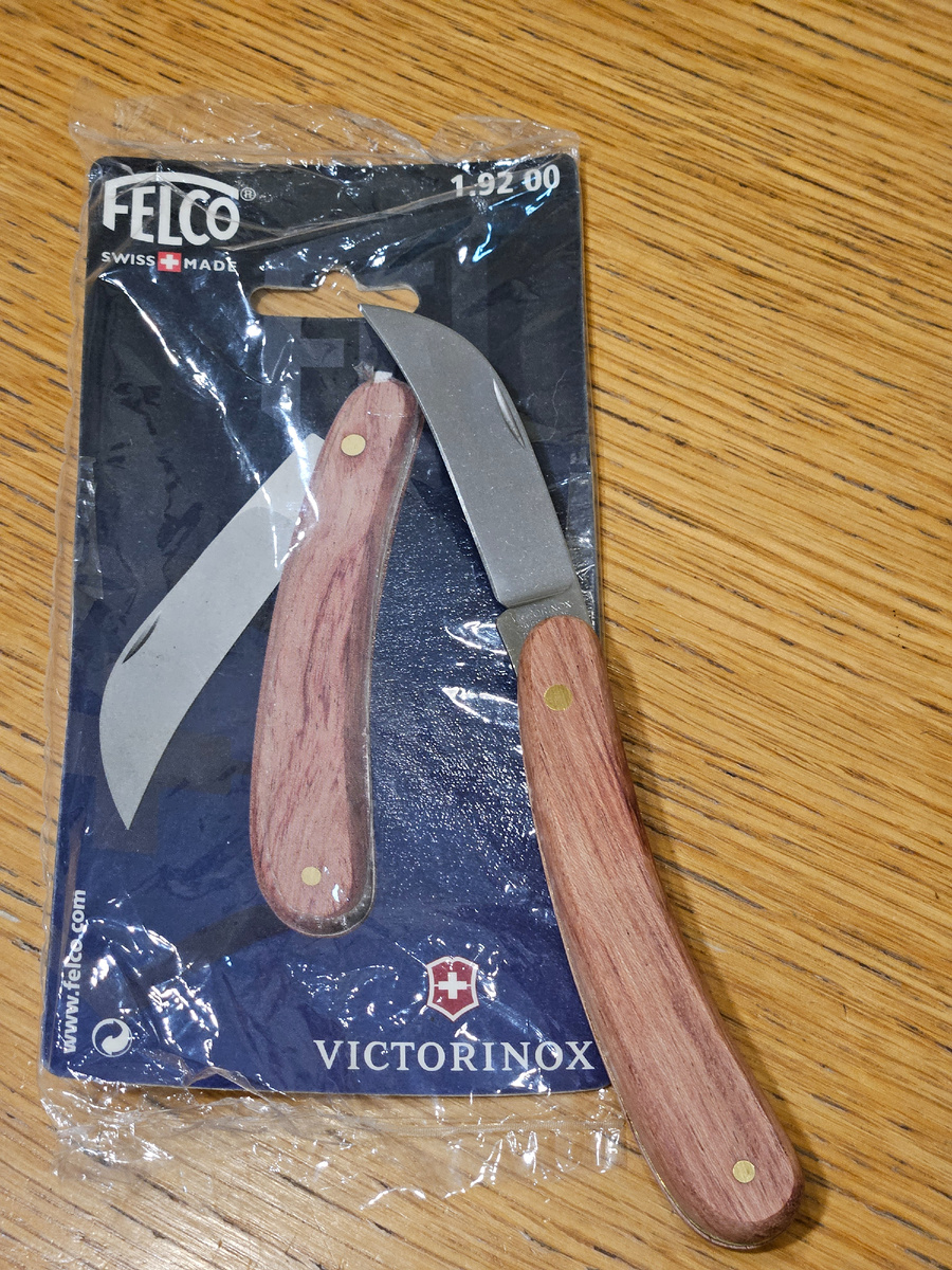 Садовый нож прививочный