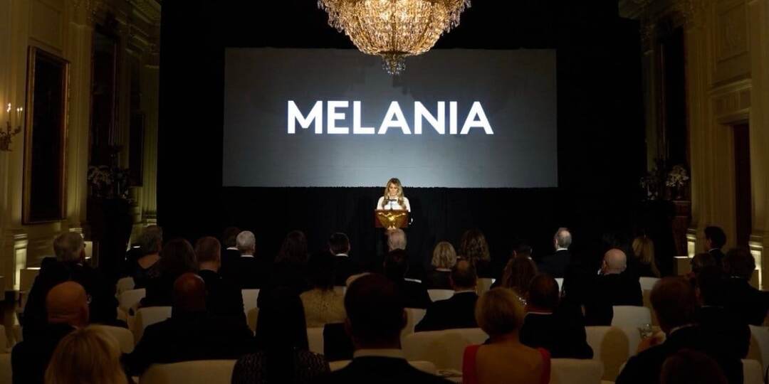 Тим Кук оказался в эпицентре скандала на закрытом показе Melania