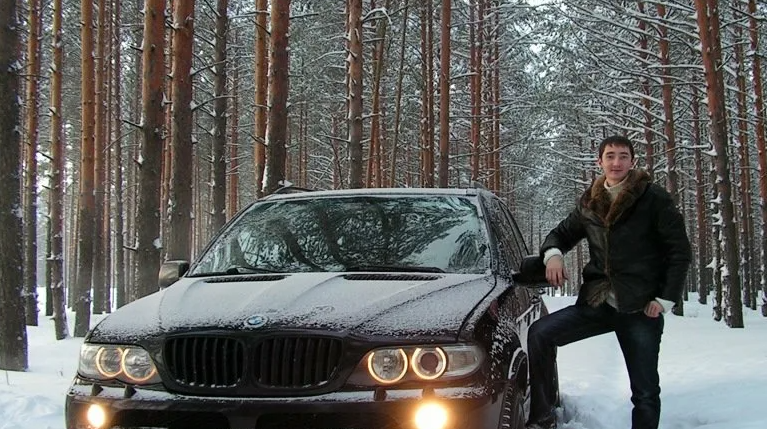 Сожитель (46 лет) забрал мою машину. Попросила забрать меня с работы,а он заявил-давай на метро мне далеко.Поставила его на место