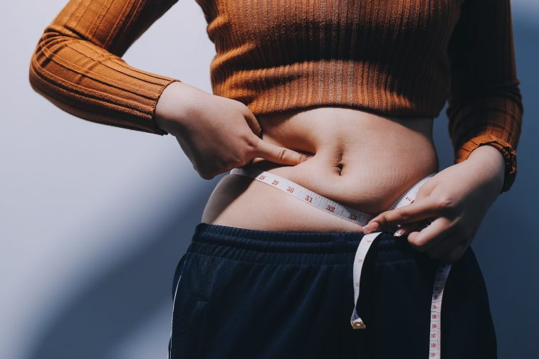 3 упражнения, которые уменьшают живот за 5 минут в день