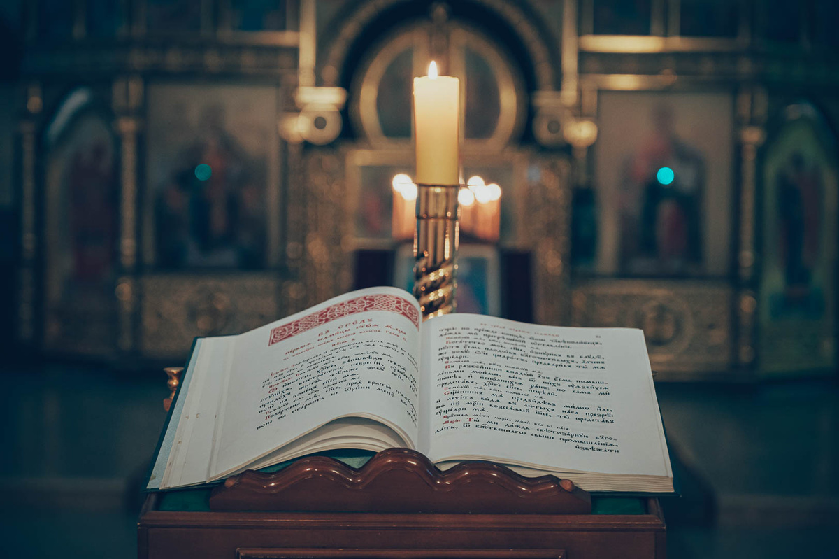 Акафист становится "легальным" только после одобрения Синодальной комиссии 