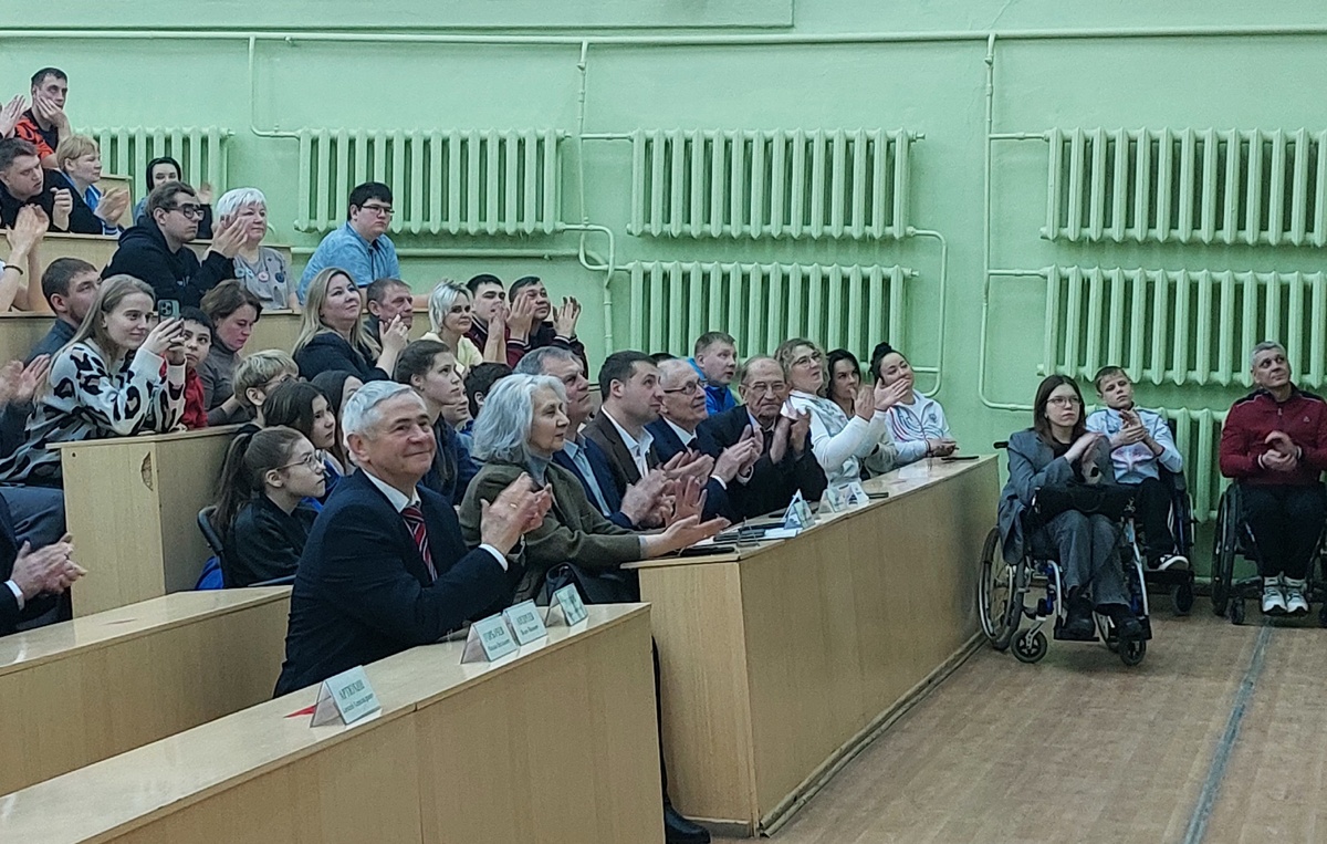    Президент Паралимпийского комитета России Павел Рожков​ (слева в первом ряду)​  Наталья Хороших/ТАСС