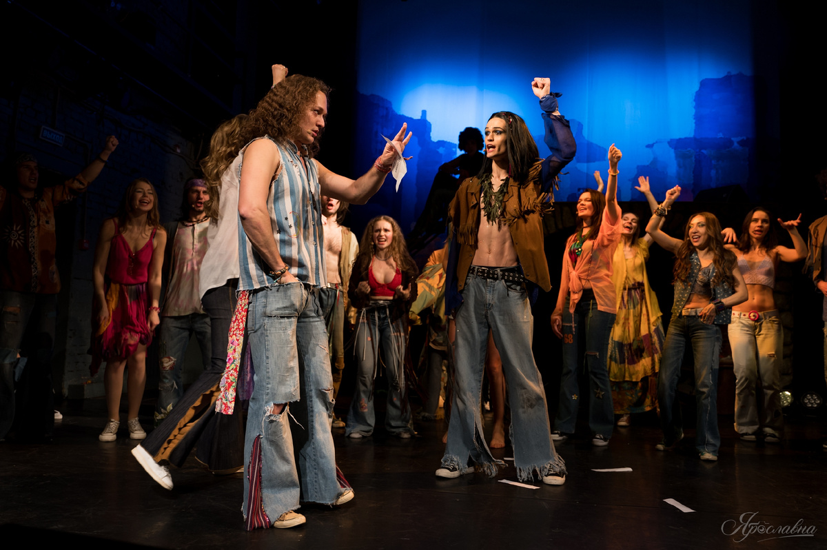 Повестки нет - Еще пришлем. Сожги ее... Фото Я. Олещук