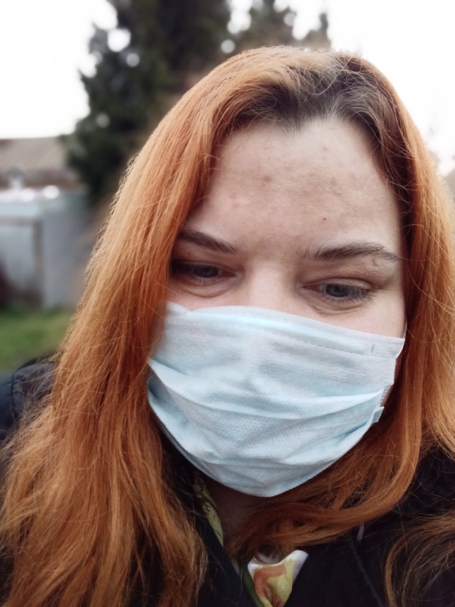 Это фото из очень сложного периода моей жизни, когда уходила мама и выглядела я в тот период ужасно.