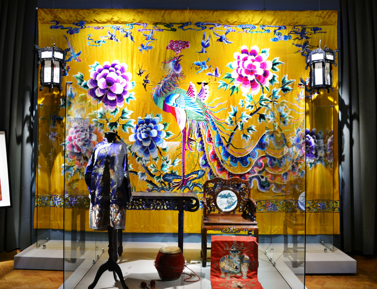 Атрибуты Пекинской оперы. Фото автора канала 