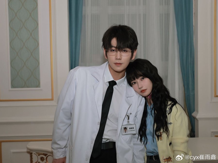 Главные герои У Нун Юй (Фан Цзинь) и Гу Янь Цин/ Се Синь Сюй (Цуй Юй Синь)