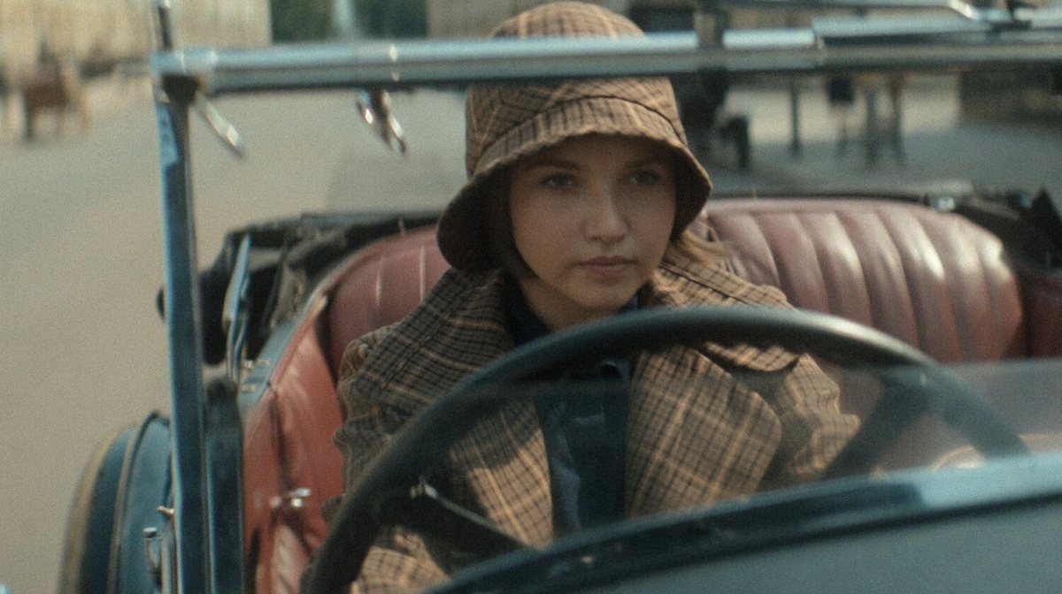 Кадр из мини-сериала «Тайна семи циферблатов», 2026 год, режиссер Крис Суини