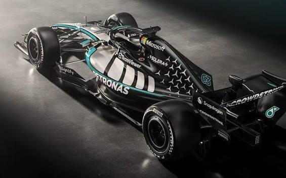 Болид Mercedes W17