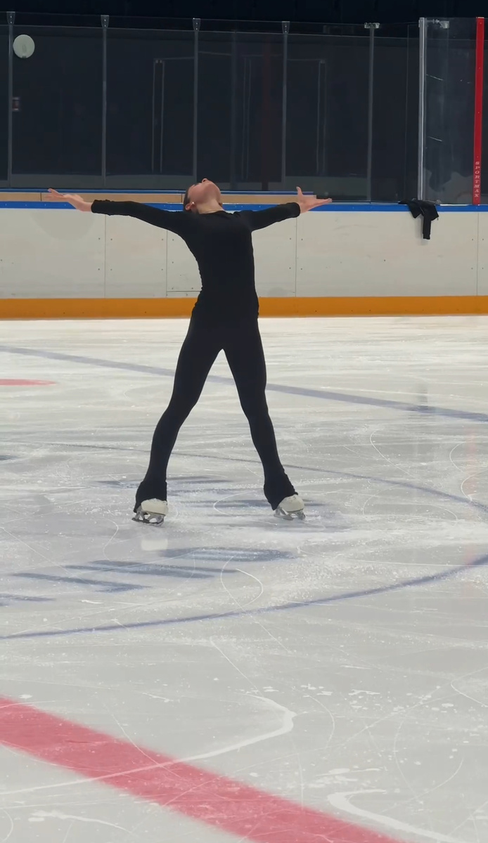 Скриншот из видео команды Этери Тутберидзе 