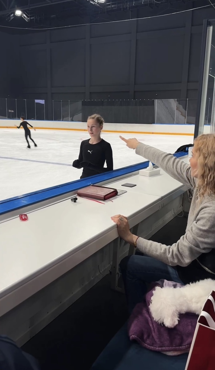 Скриншот из видео команды Этери Тутберидзе 