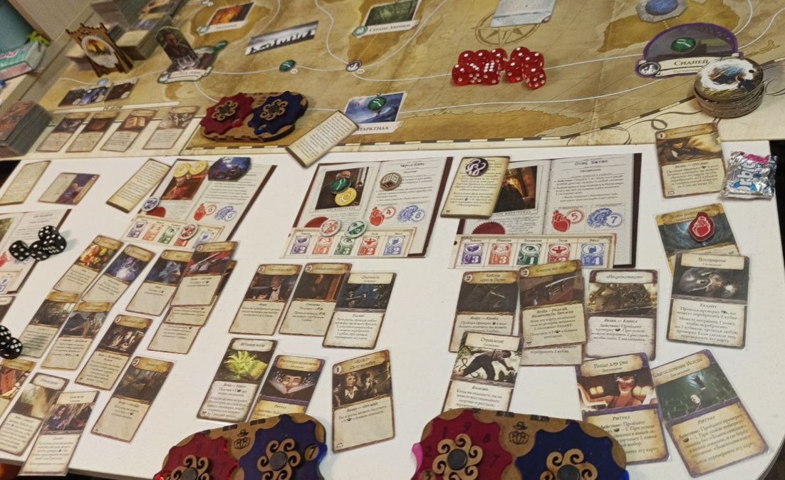 Древний ужас в полном разгаре. Благодаря этой игре были прочитаны некоторые книги Говарда Лавкрафта.