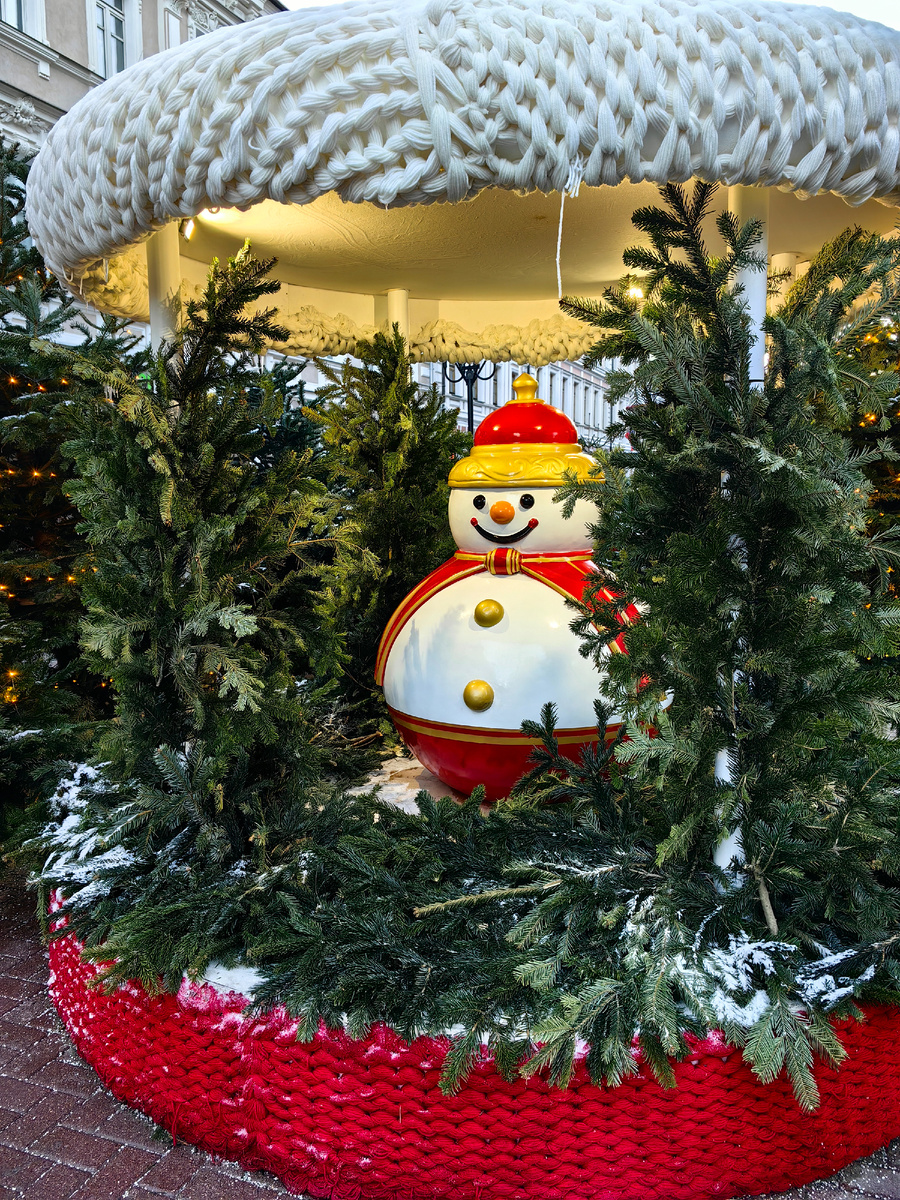 Новогодняя Москва 2025. Фестиваль «Зима в Москве». «Вязаный» Арбат