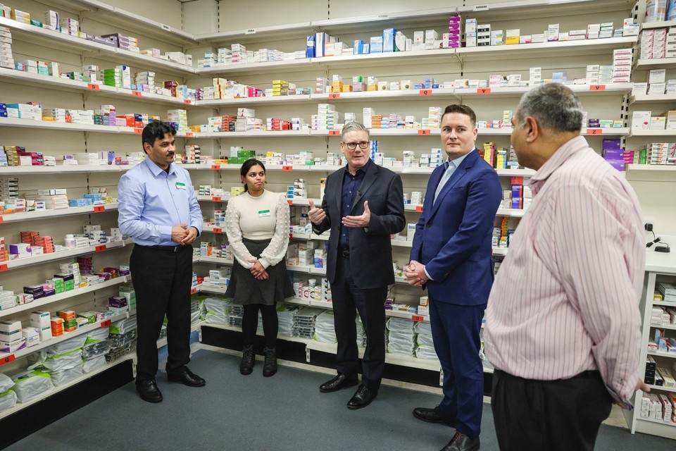    Telegraph: Британцам, чтобы выжить при Стармере нужно учить русский мат REUTERS