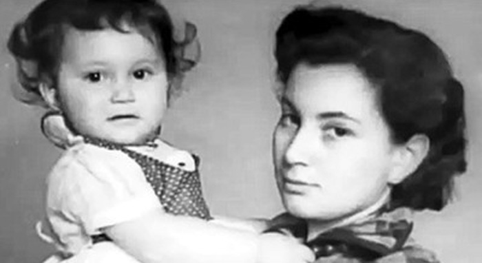    Ирина Гинзбург с дочерью Светланой: первая семья Георгия Данелии