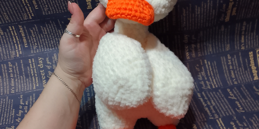 Вяжем крючком , гусёнок . Подробный МК 🧶🧶🧶