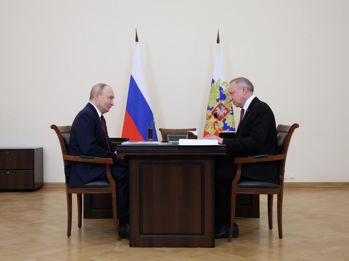    Президент РФ Владимир Путин и губернатор Санкт-Петербурга Александр Беглов во время встречи | © РИА Новости / POOL