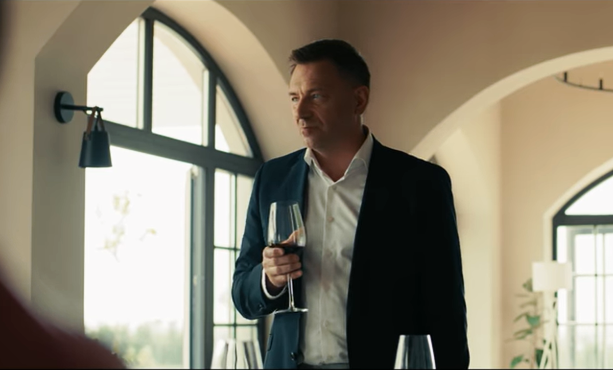 Алексей Градов. Кадр из сериала "Золотое дно".