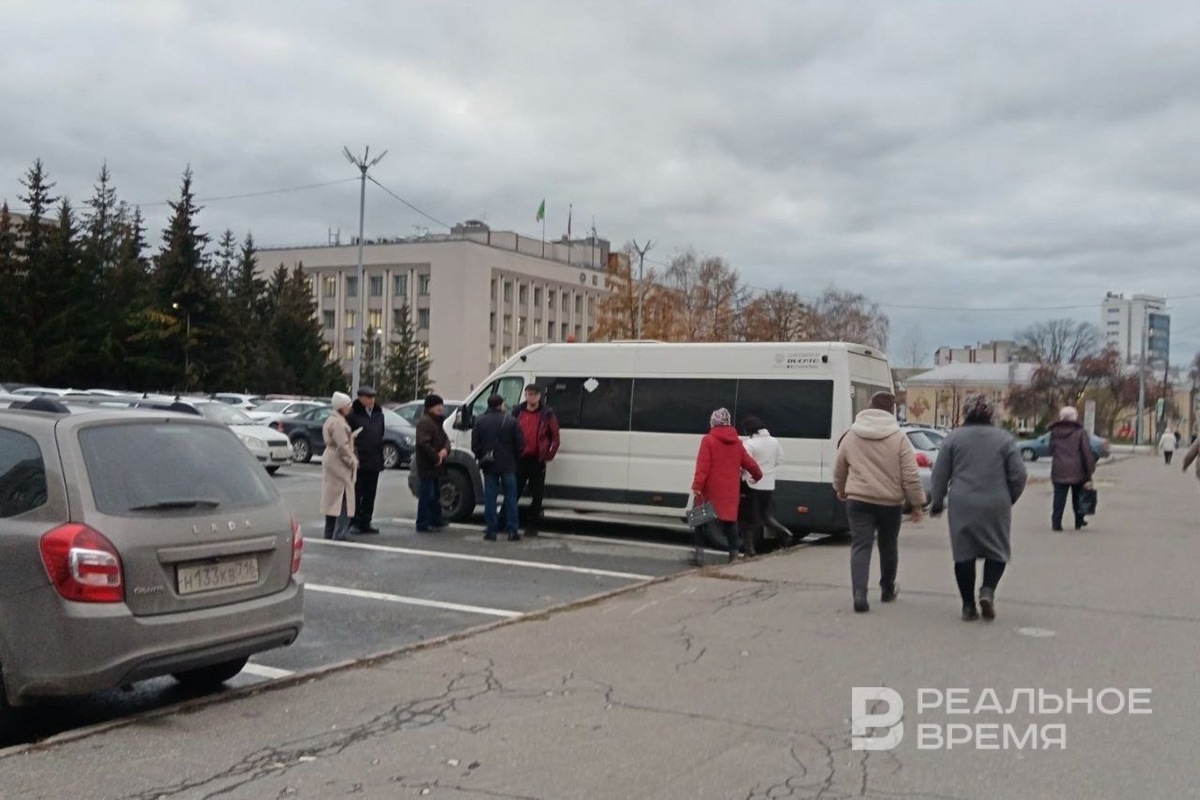    План развития транспортного обслуживания превратится в фикцию, если он не будет опираться на данные о потребностях населения и о количестве сел и деревень, куда общественные маршруты не заходят. Ирина Плотникова / realnoevremya.ru