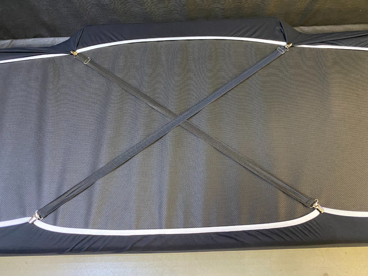 Простыня на резинке СПАЛБЕР для матрасов в спальники грузовиков. Цвет чёрный. Фото СПАЛБЕР_3.