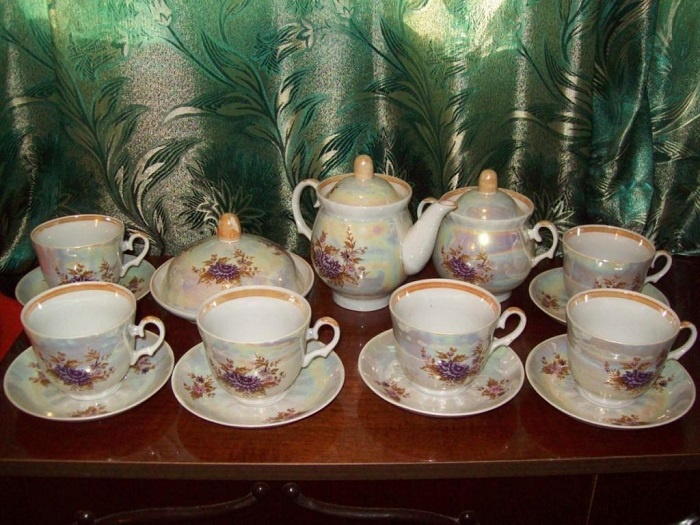 Если сервиз не нравится – продайте или отдайте. / Фото: fb.ru