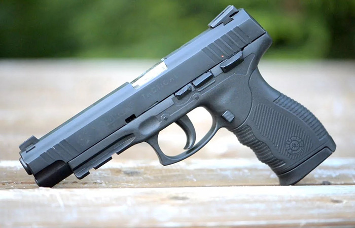Taurus PT24/7./ Фото: flectone.ru