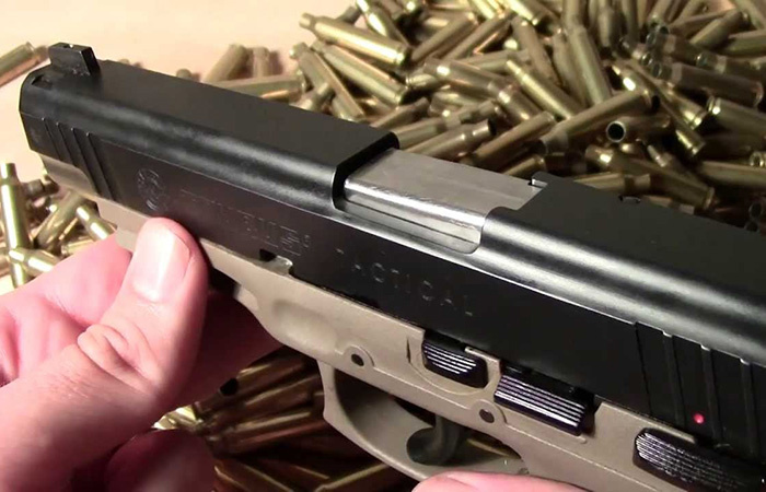 Для пистолета организовали отзывную кампанию./ Фото: ytimg.com