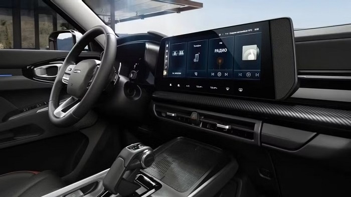 Запах нагретого пластика или изоляции свидетельствует о перегревании проводки. Фото: haval.ru