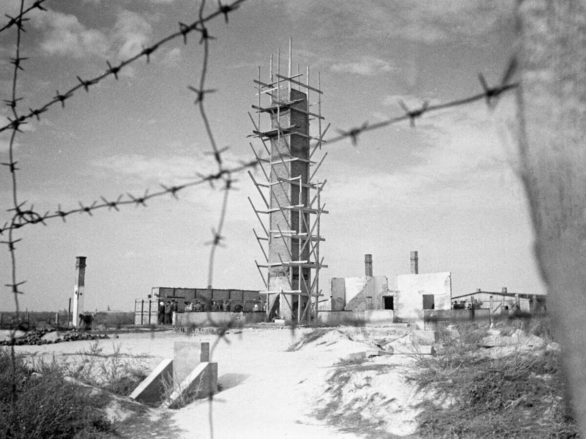    Территория нацистского концентрационного лагеря Майданек после освобождения бойцами 1-ого Белорусского фронта Красной армии | © РИА Новости / Георгий Зельма
