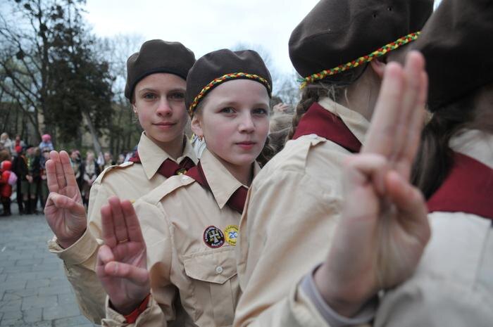 «Основы украинской идентичности» воспитатели «Пласта» прививают своим подопечным с раннего детства. Фото © РИА «Новости» / Стрингер