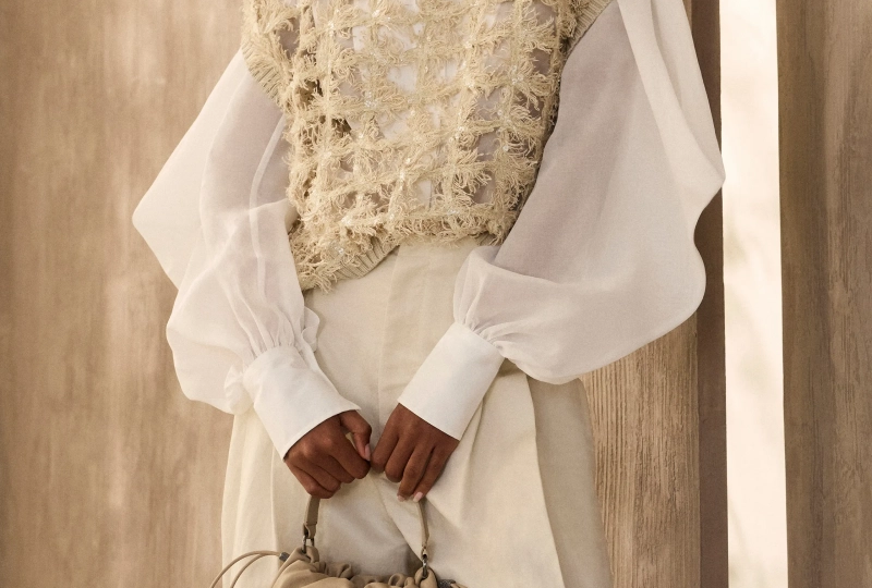 Brunello Cucinelli ВЕСНА-ЛЕТО 2026: ПРОДУМАННАЯ ЭЛЕГАНТНОСТЬ. МОДА НЕПОДВЛАСТНАЯ ВРЕМЕНИ.