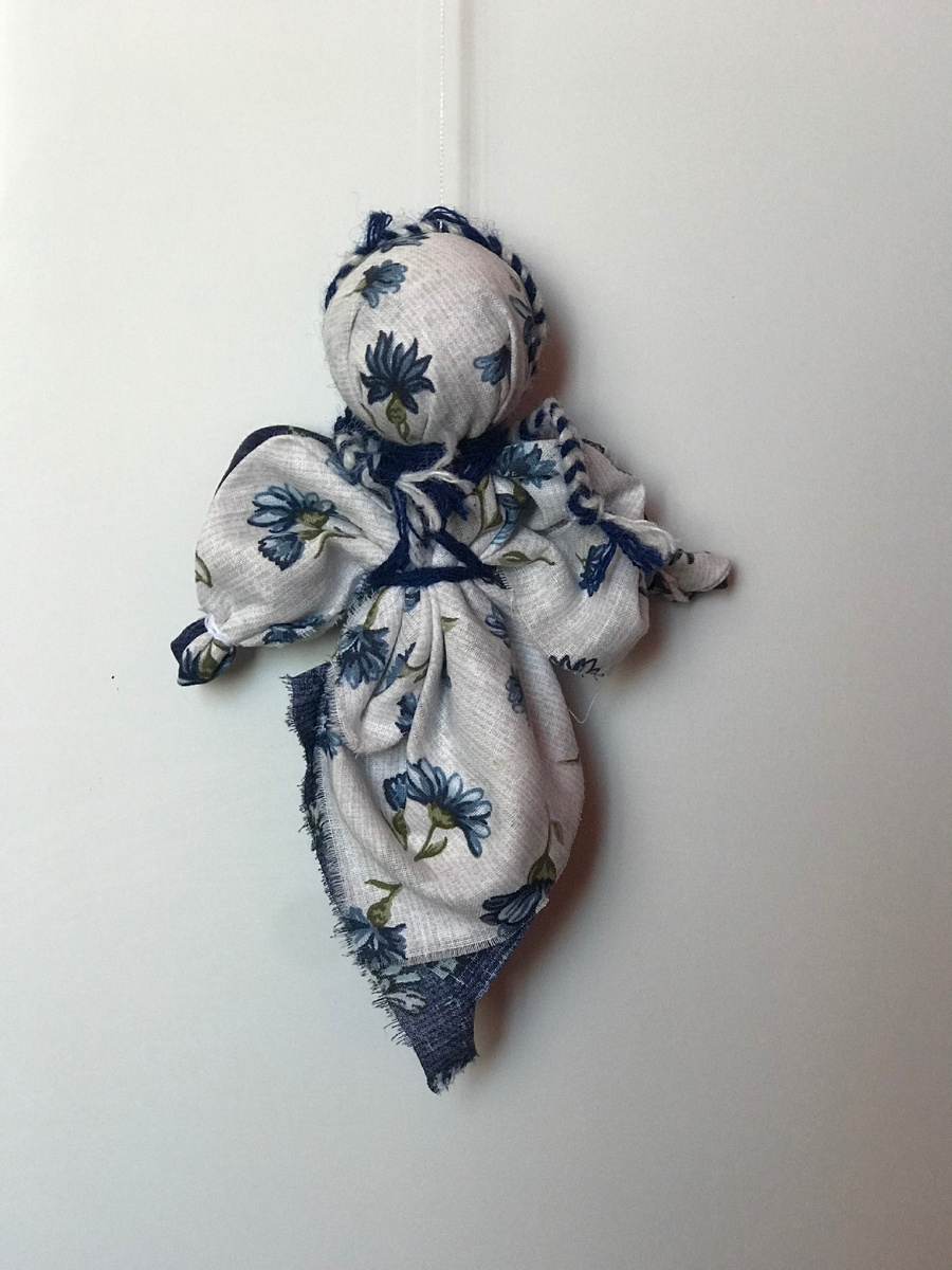 Обратная сторона куколки, что сверху.