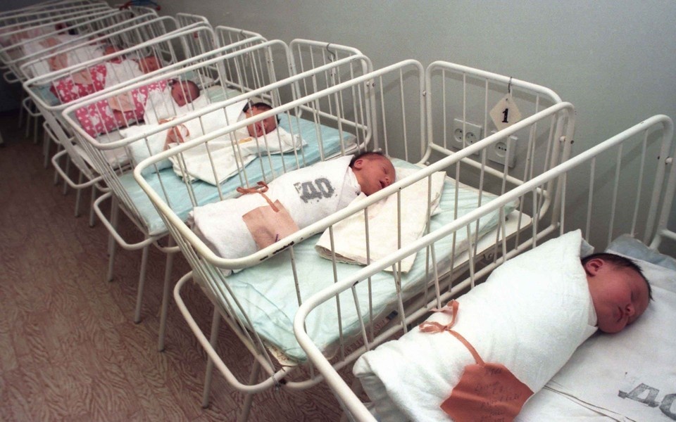    В роддоме мамы не знали, что держат на руках не своих детей Владимир ВЕЛЕНГУРИН