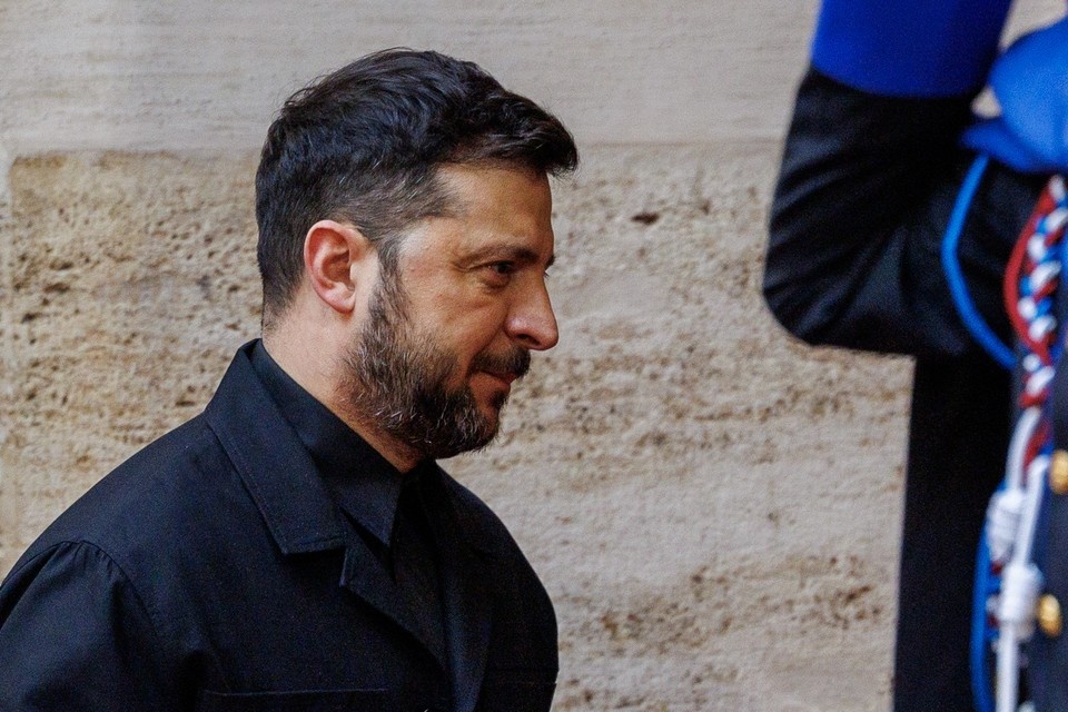    Полковник Райснер заявил о желании Зеленского получить гарантии на встрече в ОАЭ GLOBAL LOOK PRESS