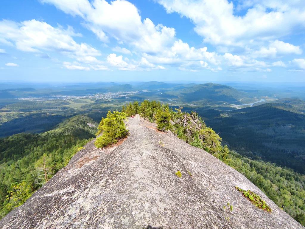 Вид с вершины горы Салоп