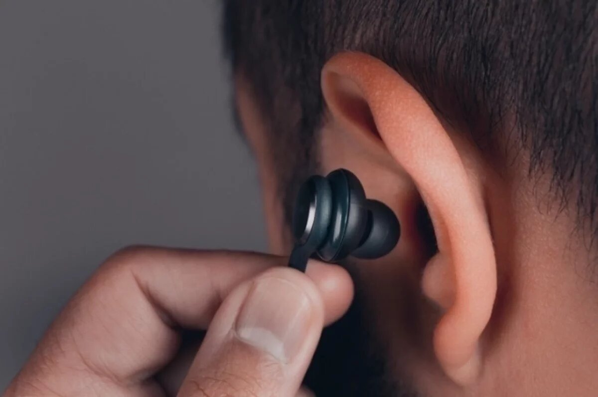    Новосибирец пытался списать на экзамене с помощью микронаушника и камеры