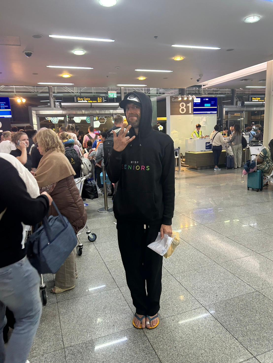 Антон в аэропорту Пхукета перед вылетом. 