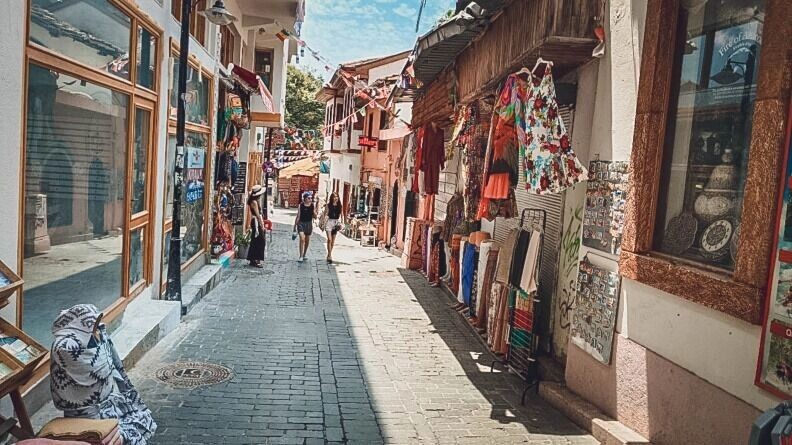     Раннее бронирование летних туров открывается за 6–9 месяцев до сезона    1MI