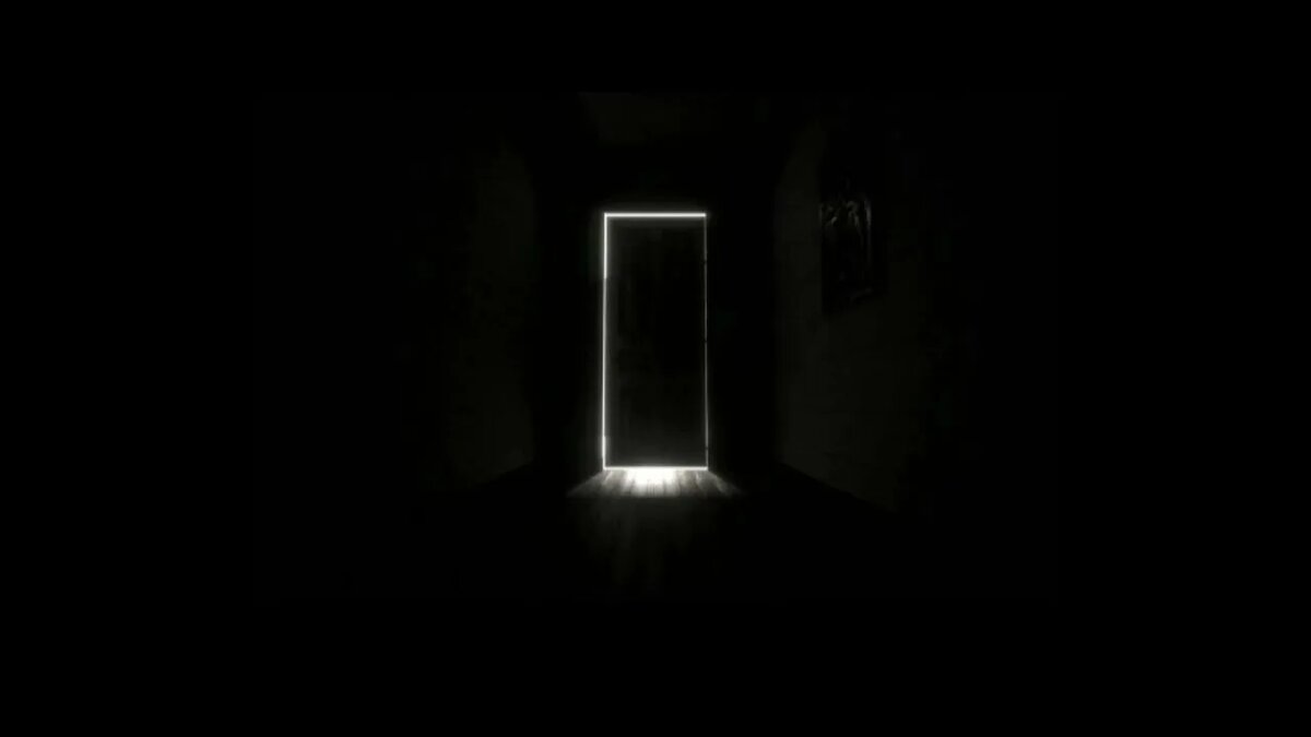  Когда мы купили старую дачу, все ахали: «Какая удача!». Они не знали, что в сделку входил ещё один жилец. Немой и очень обидчивый.